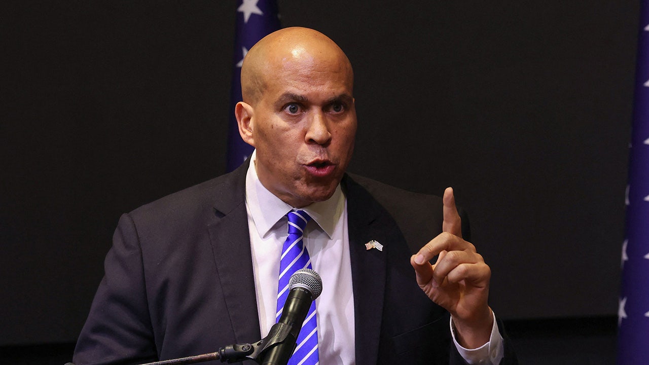 New Jersey Sen. Cory Booker interrupted by protesters demanding Gaza cease-fire – USREPORT