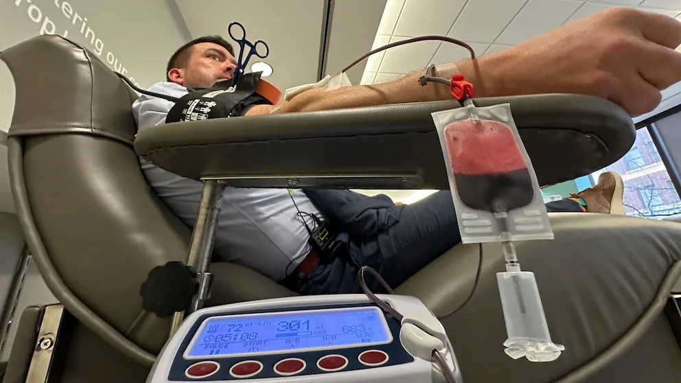 For years, he couldn’t donate at the blood center where he worked. Under new FDA rules, now he can – USREPORT