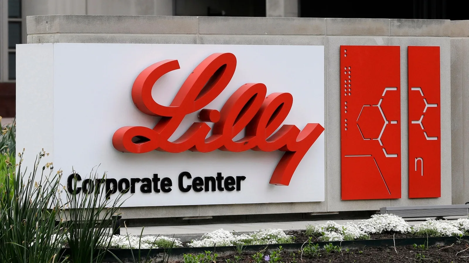 FDA will take a deeper look into the safety and effectiveness of Lilly experimental Alzheimer’s drug – USREPORT